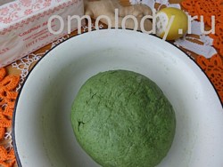 Слоеное зеленое тесто с ясноткой белой или крапивой